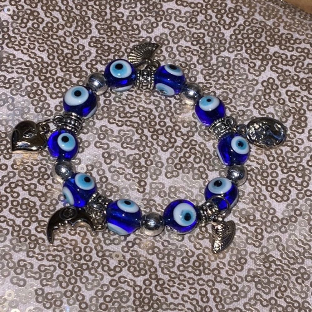 2$🤩Devil eyed Women bracelet
